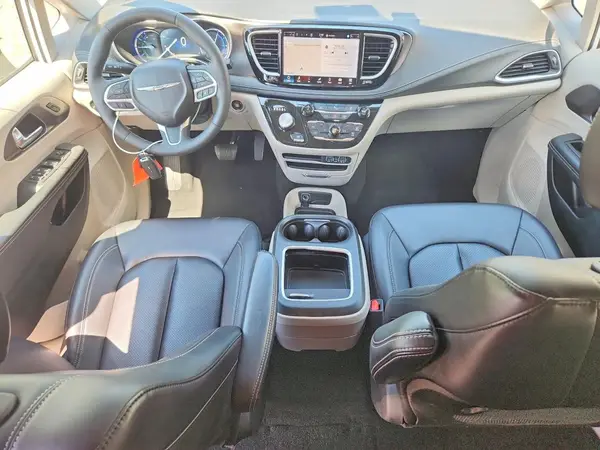 2C4RC1S74RR156897 2024 CHRYSLER PACIFICA - Image 8