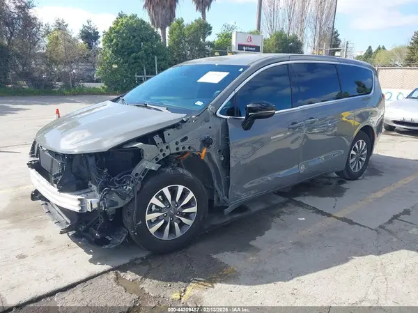 2C4RC1S74SR549739 2025 CHRYSLER PACIFICA - Image 2