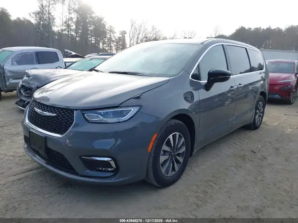 2C4RC1S74SR573099 2025 CHRYSLER PACIFICA - Image 2