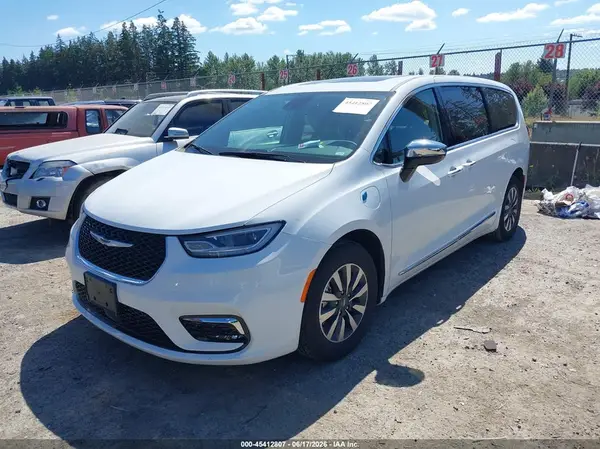 2C4RC1S75PR630501 2023 CHRYSLER PACIFICA - Image 2