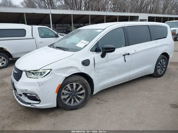 2C4RC1S75SR580871 2025 CHRYSLER PACIFICA - Image 2