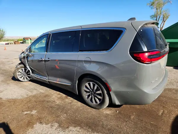 2C4RC1S76NR161058 2022 CHRYSLER PACIFICA - Image 2