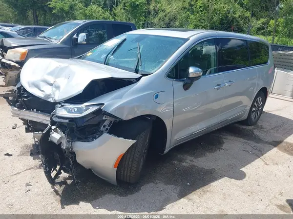 2C4RC1S76PR583981 2023 CHRYSLER PACIFICA - Image 2