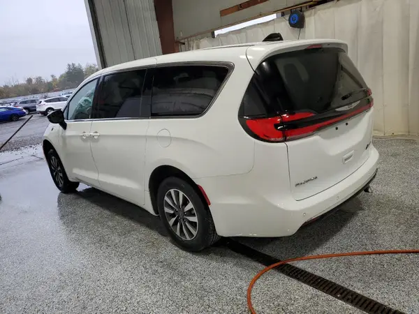 2C4RC1S76RR121648 2024 CHRYSLER PACIFICA - Image 2
