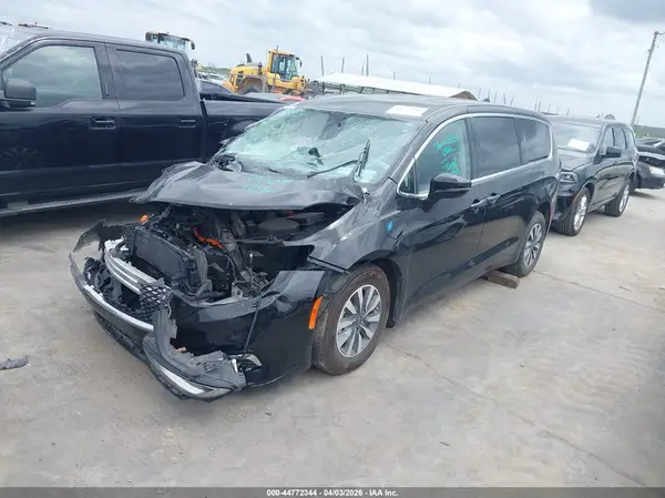 2C4RC1S76RR137817 2024 CHRYSLER PACIFICA - Image 2