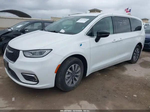 2C4RC1S76RR156738 2024 CHRYSLER PACIFICA - Image 2