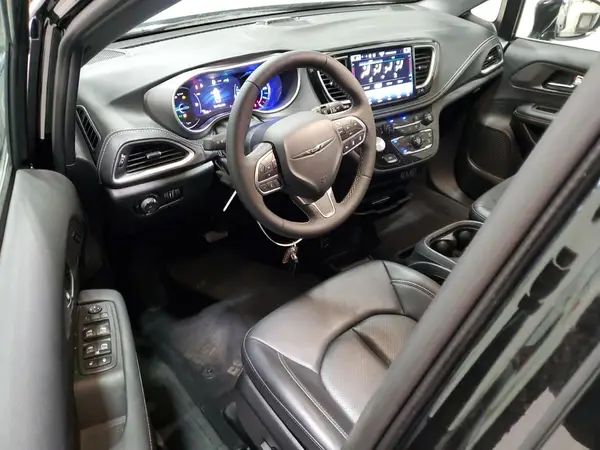 2C4RC1S76SR565201 2025 CHRYSLER PACIFICA - Image 8