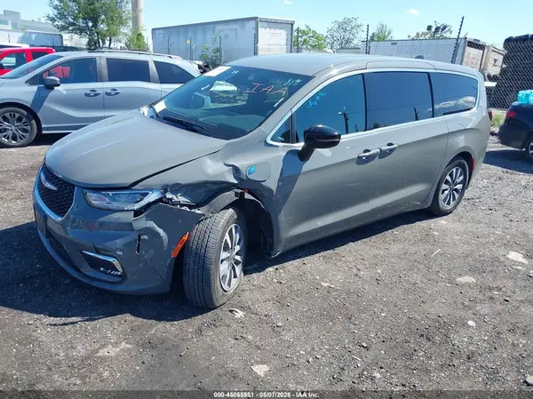 2C4RC1S76SR572231 2025 CHRYSLER PACIFICA - Image 2