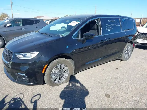 2C4RC1S76SR577848 2025 CHRYSLER PACIFICA - Image 2
