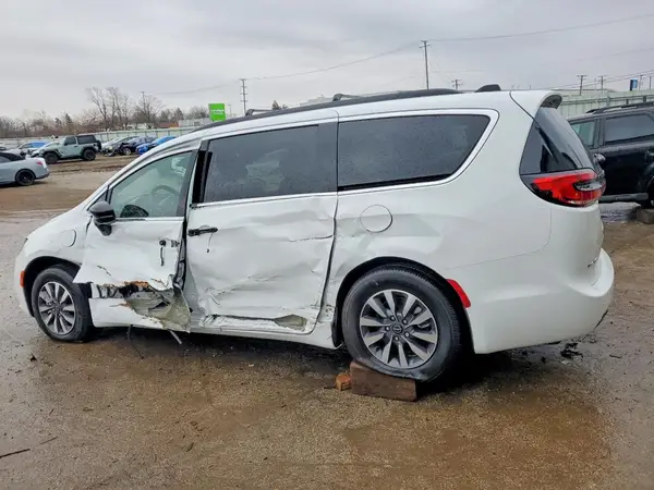 2C4RC1S76TR151241 2026 CHRYSLER PACIFICA - Image 2