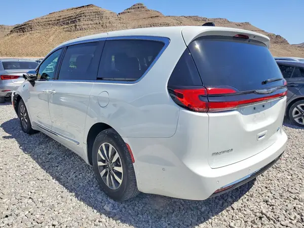 2C4RC1S77PR500445 2023 CHRYSLER PACIFICA - Image 2