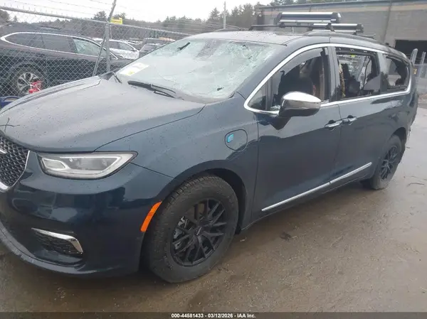 2C4RC1S77PR630998 2023 CHRYSLER PACIFICA - Image 2