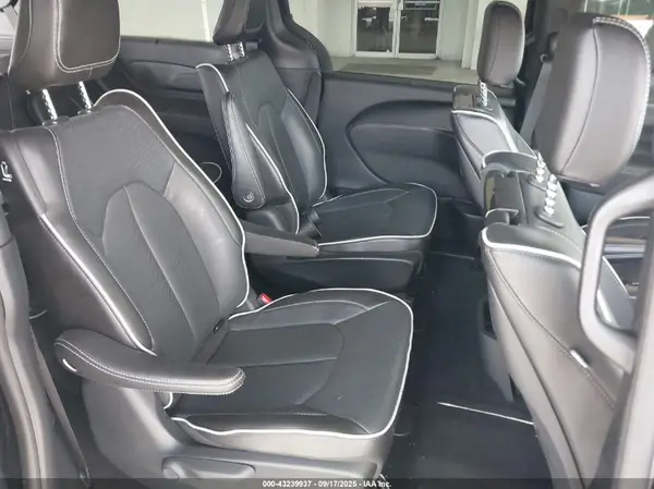 2C4RC1S77RR104051 2024 CHRYSLER PACIFICA - Image 8