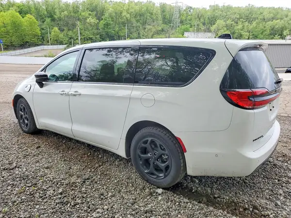 2C4RC1S77RR104132 2024 CHRYSLER PACIFICA - Image 2