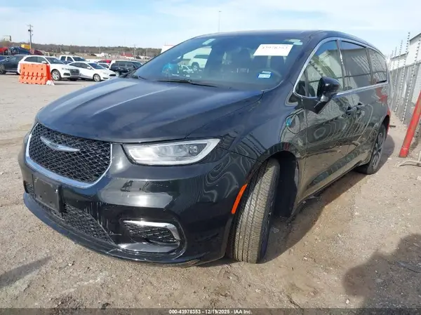 2C4RC1S77SR565661 2025 CHRYSLER PACIFICA - Image 2
