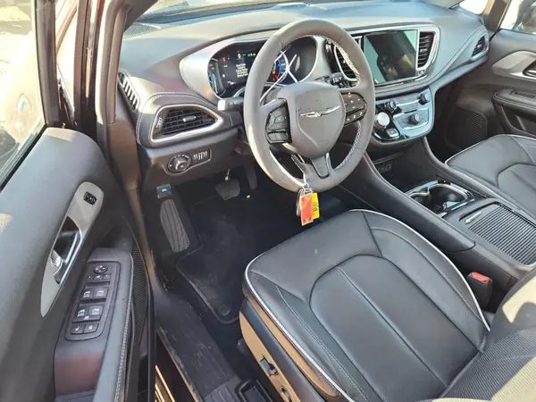2C4RC1S77SR576403 2025 CHRYSLER PACIFICA - Image 8