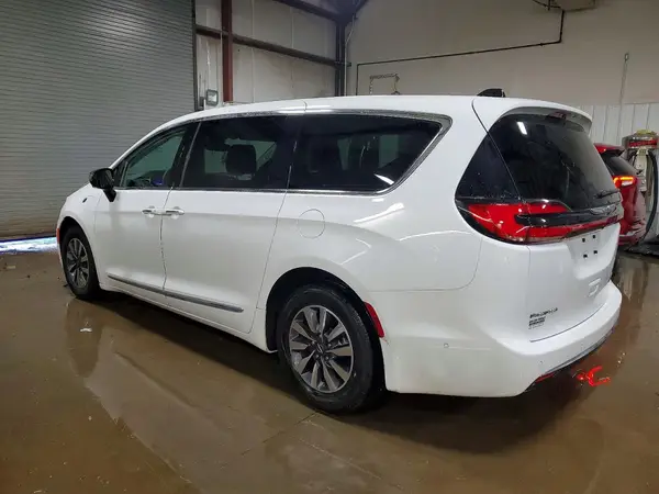 2C4RC1S78PR509865 2023 CHRYSLER PACIFICA - Image 2