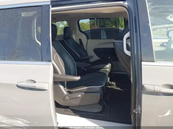 2C4RC1S78PR543370 2023 CHRYSLER PACIFICA - Image 8