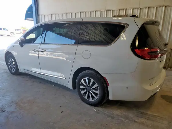 2C4RC1S78PR543806 2023 CHRYSLER PACIFICA - Image 2
