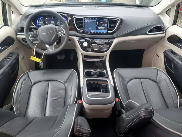 2C4RC1S78PR569578 2023 CHRYSLER PACIFICA - Image 8