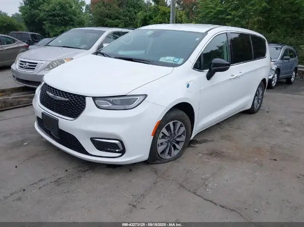 2C4RC1S78RR150309 2024 CHRYSLER PACIFICA - Image 2