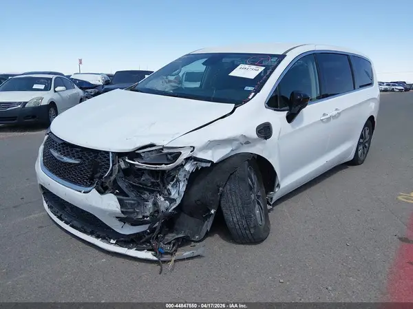 2C4RC1S78RR158149 2024 CHRYSLER PACIFICA - Image 2