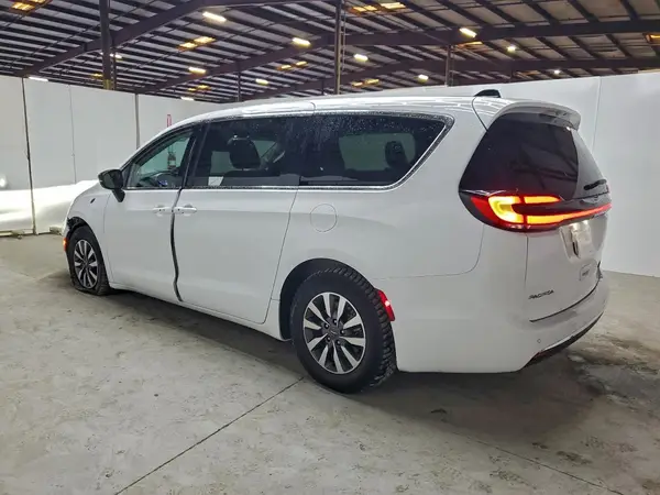 2C4RC1S78RR177848 2024 CHRYSLER PACIFICA - Image 2