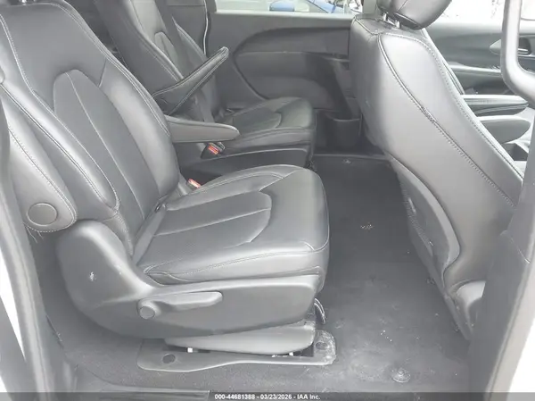2C4RC1S78SR572408 2025 CHRYSLER PACIFICA - Image 8