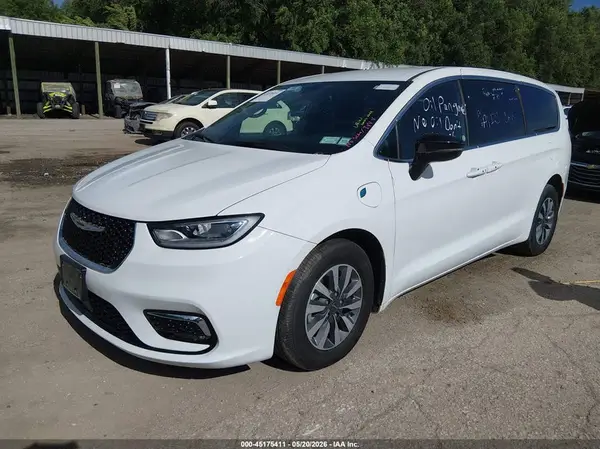 2C4RC1S78SR572568 2025 CHRYSLER PACIFICA - Image 2