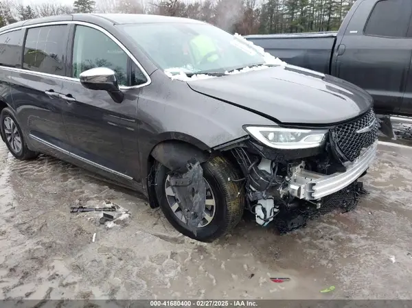 2C4RC1S79PR572795 2023 CHRYSLER PACIFICA - Image 1