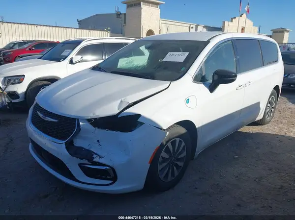 2C4RC1S79RR121837 2024 CHRYSLER PACIFICA - Image 2