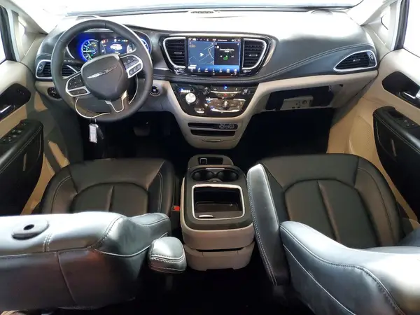 2C4RC1S79RR130831 2024 CHRYSLER PACIFICA - Image 8