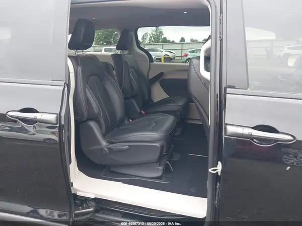 2C4RC1S79RR134703 2024 CHRYSLER PACIFICA - Image 8