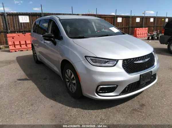 2C4RC1S79RR147502 2024 CHRYSLER PACIFICA - Image 1