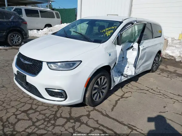 2C4RC1S79RR174487 2024 CHRYSLER PACIFICA - Image 2