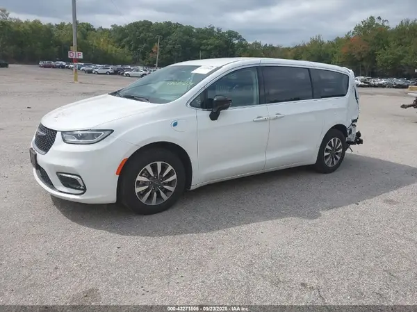 2C4RC1S79RR185022 2024 CHRYSLER PACIFICA - Image 2