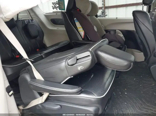 2C4RC1S7XMR536528 2021 CHRYSLER PACIFICA - Image 8