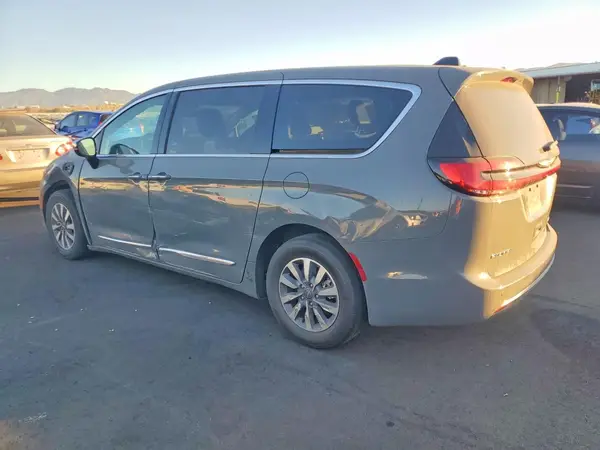 2C4RC1S7XPR573034 2023 CHRYSLER PACIFICA - Image 2