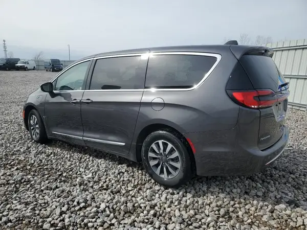 2C4RC1S7XPR588682 2023 CHRYSLER PACIFICA - Image 2