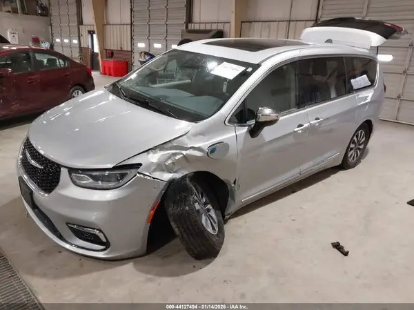 2C4RC1S7XPR626167 2023 CHRYSLER PACIFICA - Image 2