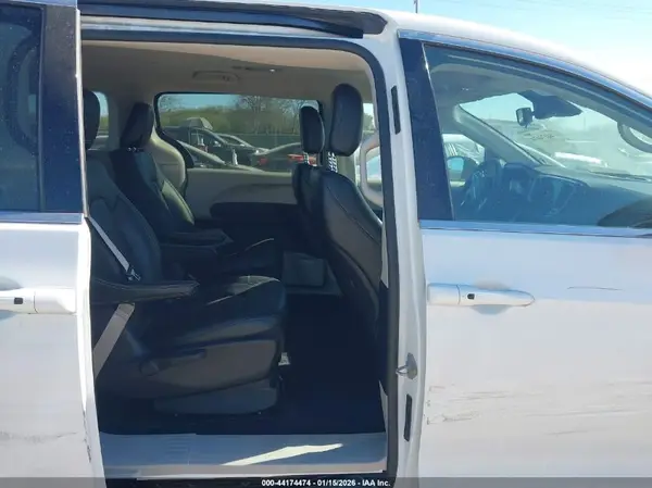 2C4RC1S7XRR153325 2024 CHRYSLER PACIFICA - Image 8