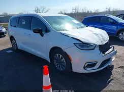 2C4RC1S7XSR572314 2025 CHRYSLER PACIFICA