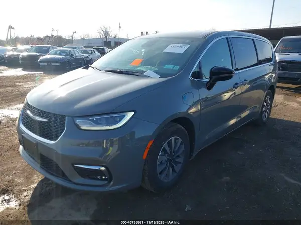 2C4RC1S7XSR572510 2025 CHRYSLER PACIFICA - Image 2