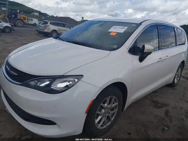 2C4RC2CG4HR529076 2017 CHRYSLER PACIFICA - Image 2