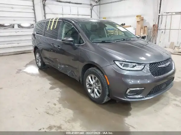 2C4RC3BG0PR570560 2023 CHRYSLER PACIFICA - Image 1