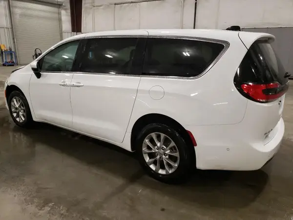 2C4RC3BG0PR600494 2023 CHRYSLER PACIFICA - Image 2