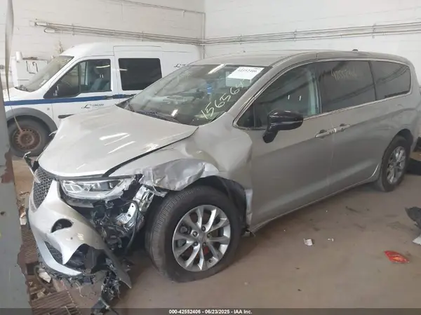 2C4RC3BG1RR186015 2024 CHRYSLER PACIFICA - Image 2