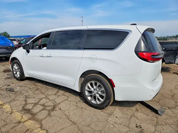 2C4RC3BG1TR174180 2026 CHRYSLER PACIFICA - Image 2