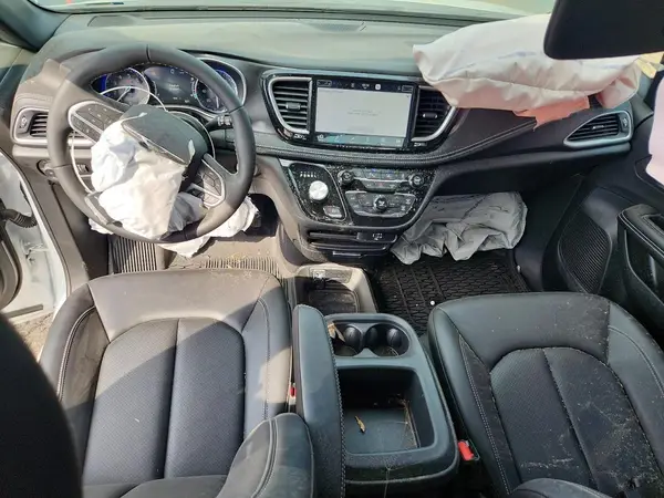 2C4RC3BG1TR174180 2026 CHRYSLER PACIFICA - Image 8