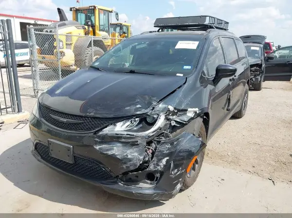 2C4RC3BG2LR282713 2020 CHRYSLER PACIFICA - Image 2